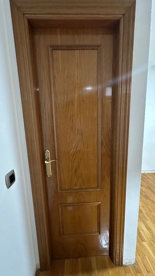 Lote 8 Puertas madera maciza