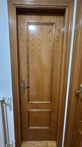 Lote 8 Puertas madera maciza