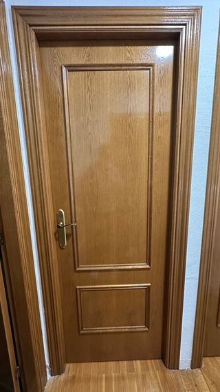 Lote 8 Puertas madera maciza