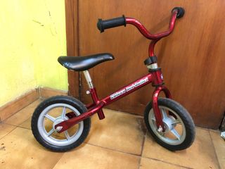Bicicleta de equilibrio Chicco Roja