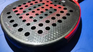 Pala de pádel Wilson Bela LT