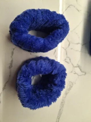 Pochette Estée Lauder con fasce skincare