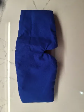 Pochette Estée Lauder con fasce skincare