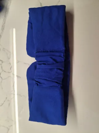 Pochette Estée Lauder con fasce skincare