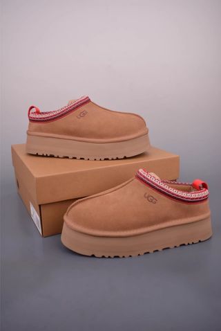 Stivali UGG slip-on taglia 39