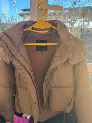 Abrigo acolchado Zara marrón