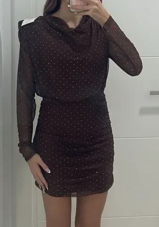 Vestido marrón con brillos