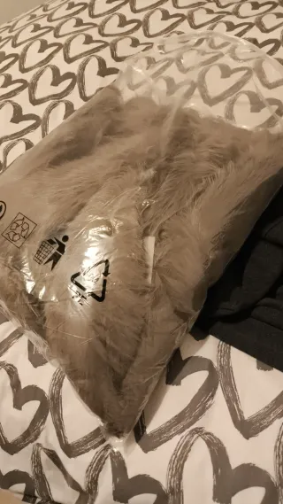 Abrigo gris de pelo sintético