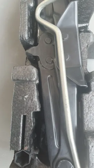 Gato elevador y manivela Scenic 2