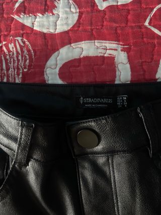 Pantaloni in pelle da donna neri