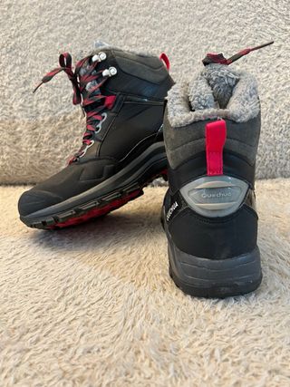 Botas Quechua Trekking Nieve Negras Rojas
