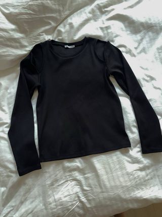 Zara Jersey Negro Hombros Descubiertos (M)