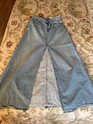 Falda larga vaquera desgastada