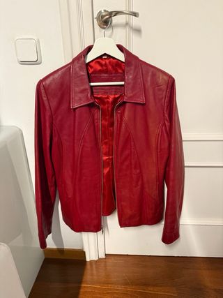 Chaqueta piel marca Banhof roja