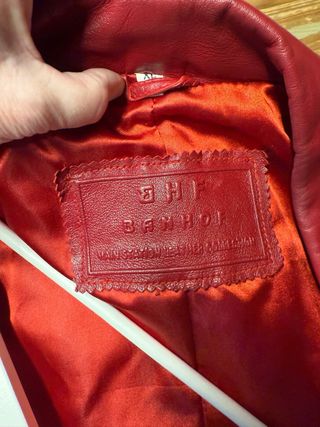 Chaqueta piel marca Banhof roja