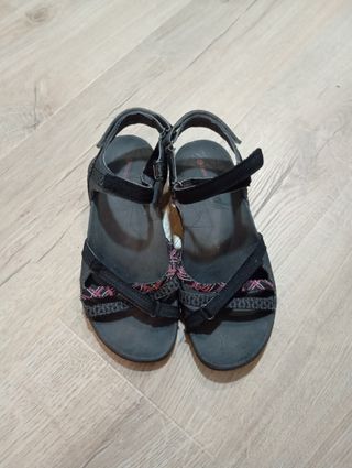 Sandalias Trekking Chiruca Mujer Negras Rosas