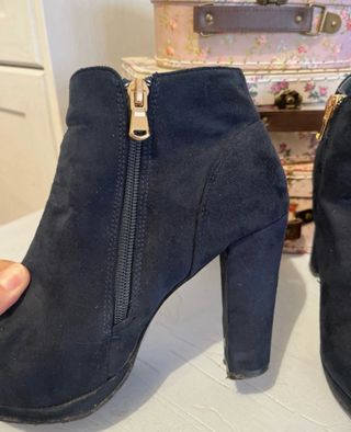 Botines azul marino con tacón