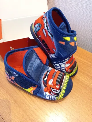 Zapatillas casa infantiles coches