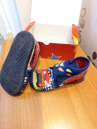 Zapatillas casa infantiles coches