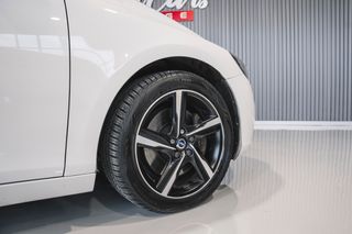 VOLVO V40 2.0 D4 Summum 2014