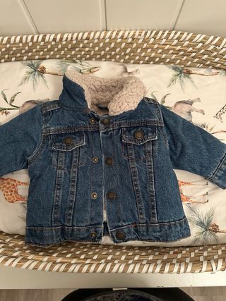 Cazadora vaquera borreguito Primark 0-3m