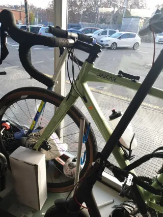 Bicicleta GRAVEL JAKAR verde