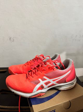 Zapatillas Asics pádel naranja y blanco