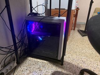 Torre PC Gamer Nfortec Blanca y Morada