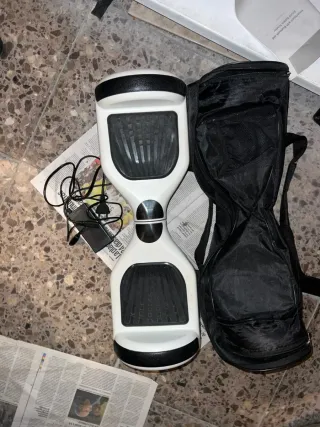 Hoverboard blanco con bolsa de transporte
