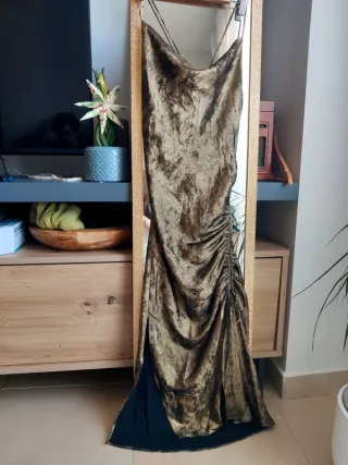 Vestido largo dorado terciopelo ZARA fiesta