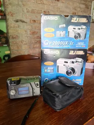 Casio QV-2000UX/Ir Fotocamera Digitale