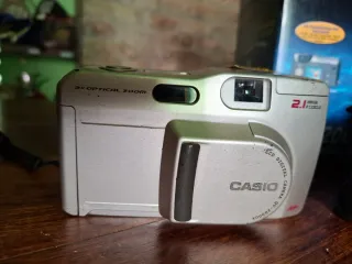 Casio QV-2000UX/Ir Fotocamera Digitale