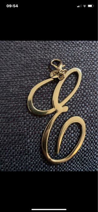 Ciondolo lettera E Oulala oro nuovo