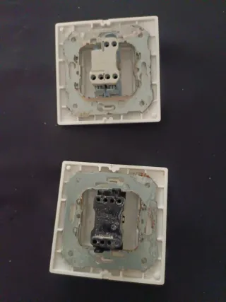 2 Mecanismos Eléctricos Blancos