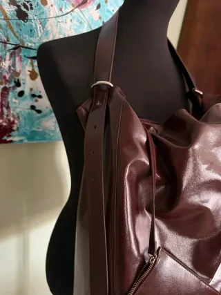 Borsa Zara marrone lucido con pochette