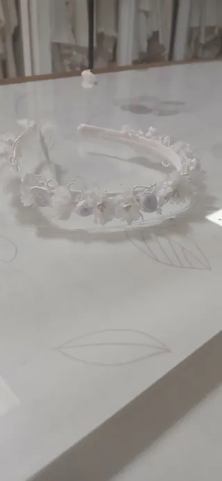Diadema comunión flores rosa y blanco