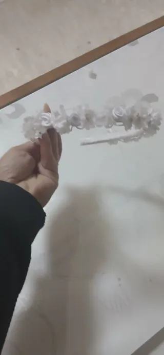 Diadema comunión flores rosa y blanco