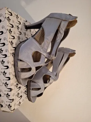 Sandalias de tacón plateadas