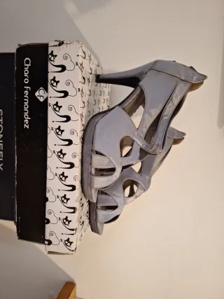 Sandalias de tacón plateadas