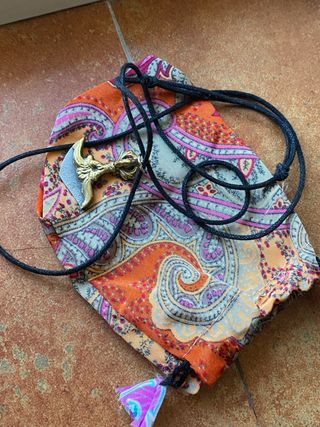 Collana Tibetana KARTIKA oro e grigio