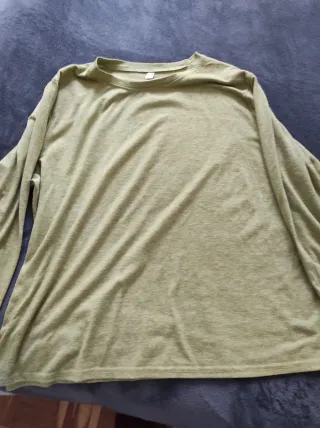 Camiseta verde de manga larga para mujer