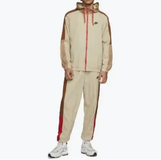 Conjunto Deportivo Nike Beige y Marrón