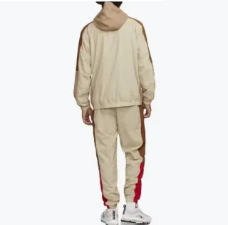 Conjunto Deportivo Nike Beige y Marrón