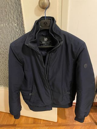 Piumino d'oca blu invernale