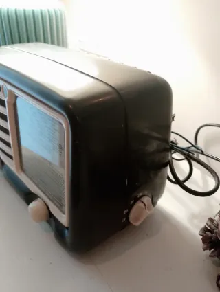 Radio Geloso Vintage Negra y Blanca