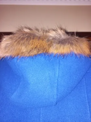 Chaquetón azul talla M con capucha