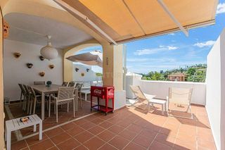 Casa adosada en venta en Benahavís