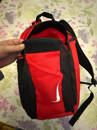 Mochila Nike Roja y Negra