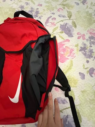 Mochila Nike Roja y Negra