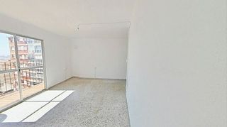 Piso en venta en Parque Victoria Eugenia en Málaga